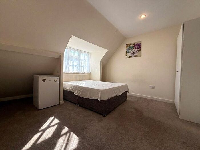 1 Bedroom Flat To Rent In The Market Place, Falloden Wy, Hampstead Suburb, London, NW11