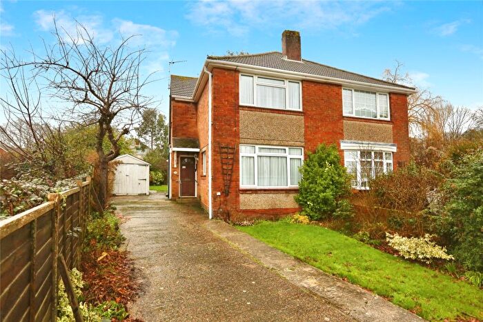 3 Bedroom Semi Detached House For Sale In Kinsbourne Way, Southampton, Hampshire, SO19
