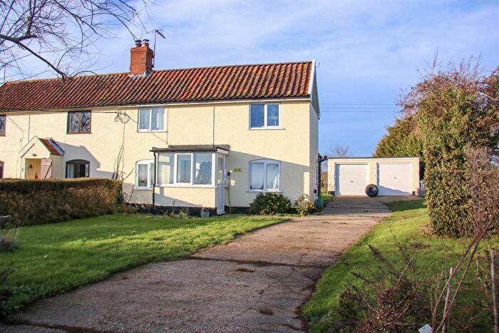 2 Bedroom Cottage For Sale In Bruisyard, Suffolk, IP17