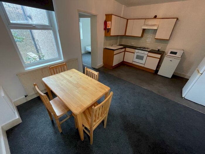 3 Bedroom Flat To Rent In Balaam Street, London, E13