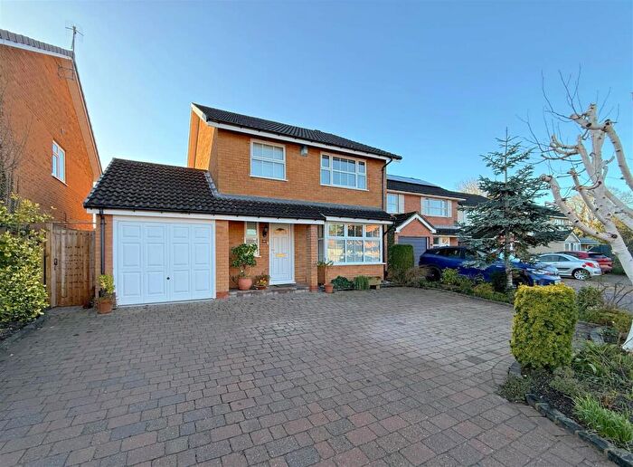 3 Bedroom Detached House For Sale In Saxon Close, Stratford-upon-Avon, CV37