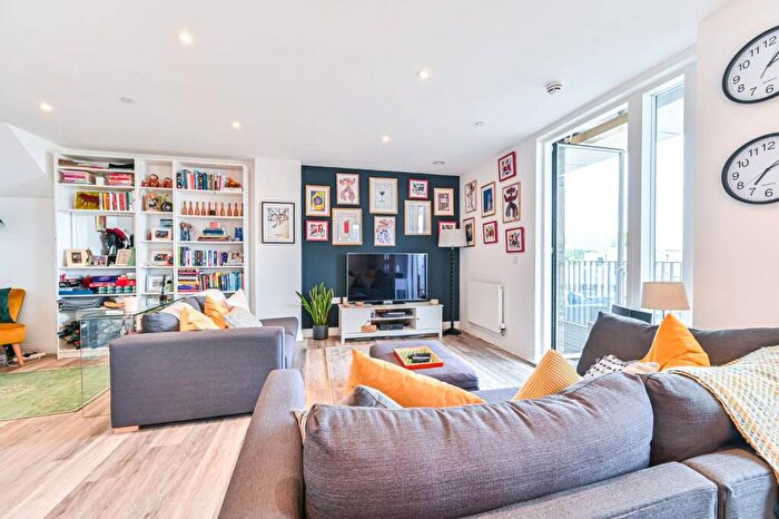 2 Bedroom Flat For Sale In Emperor Apartments, Camberwell, London, SE5