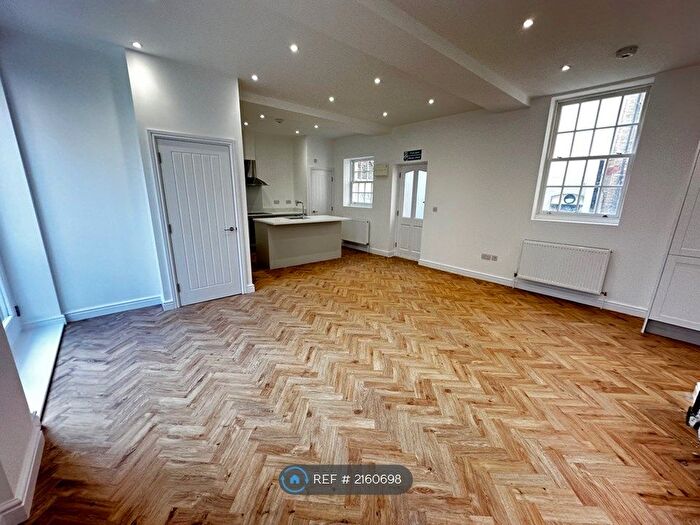 2 Bedroom Flat To Rent In Yacht Club Apartments, Margate, CT9