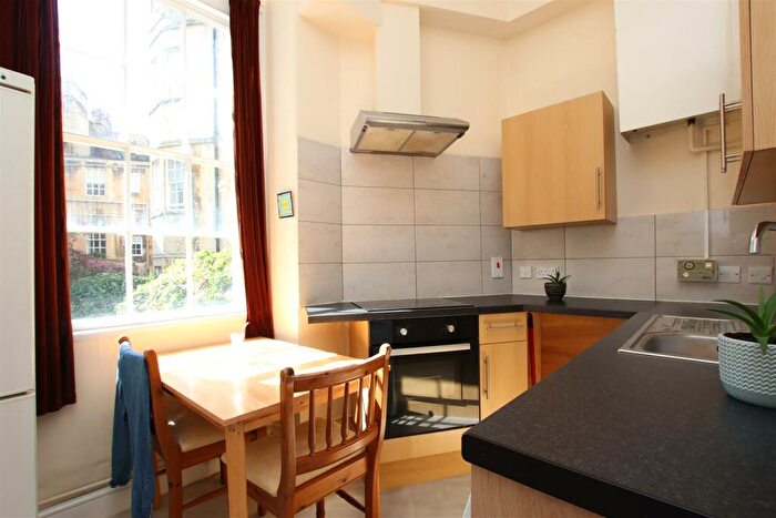 Flat To Rent In Pierrepont Street, Bath, BA1