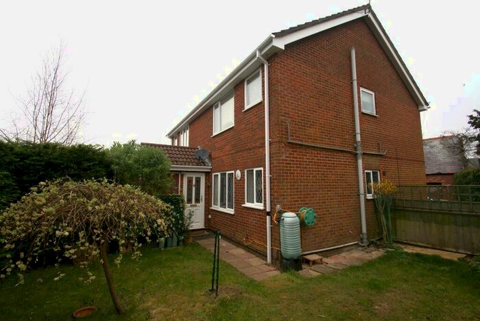 1 Bedroom Flat To Rent In Eleanor Court, Ludgershall, SP11