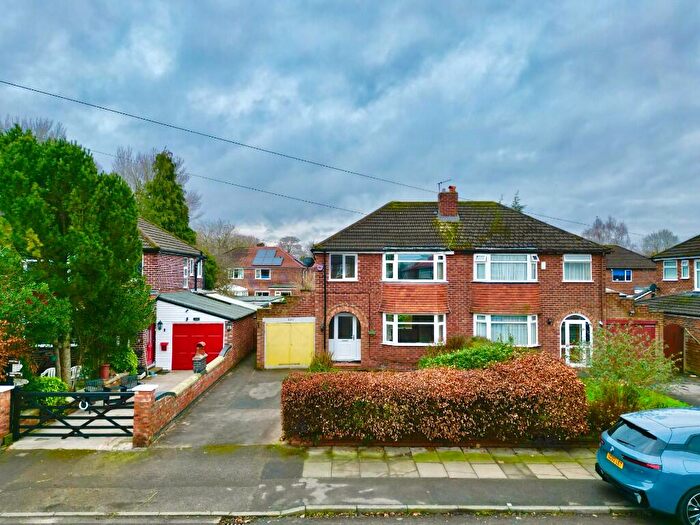 3 Bedroom Semi Detached House For Sale In Glebelands Road, Sale, Greater Manchester, M33