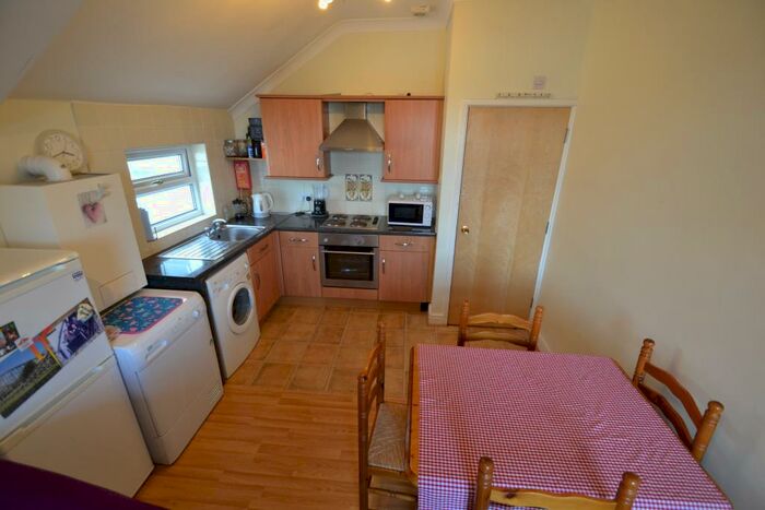 2 Bedroom Flat To Rent In Llanishen Street, Heath, Cardiff, CF14