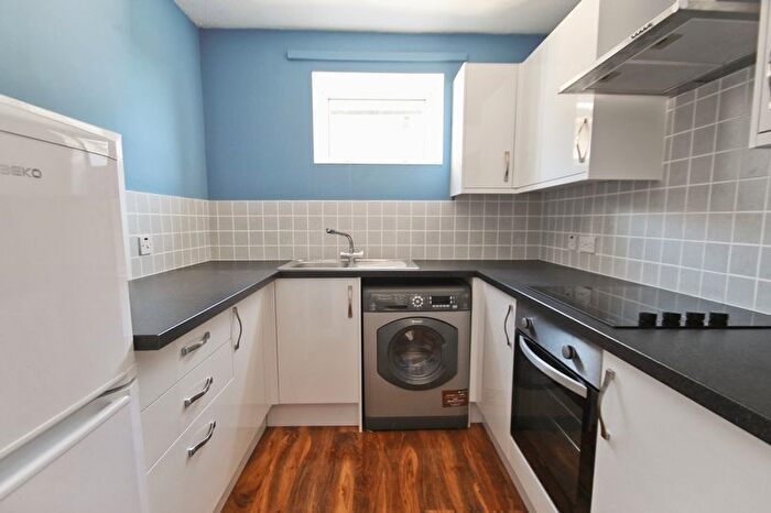 2 Bedroom Flat To Rent In Park Road, Ryde, PO33