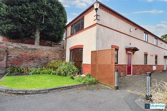 2 Bedroom Town House To Rent In College Road North, Liverpool, L23