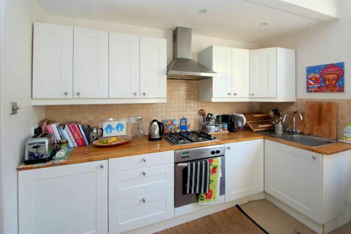 1 Bedroom Flat To Rent In Birkbeck Road, Acton, London, W3