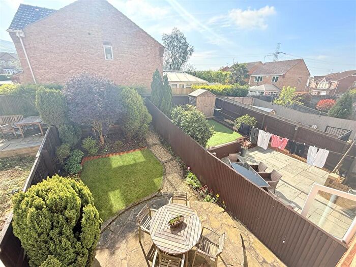 3 Bedroom Town House For Sale In Crowswood Drive, Stalybridge, SK15