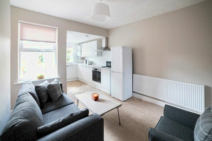 3 Bedroom Terraced House To Rent In Wollaton Road, Beeston, Nottingham, NG9