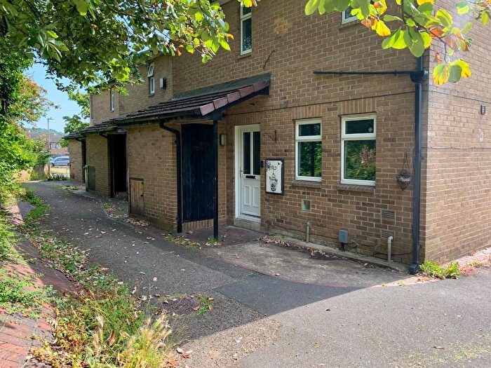 2 Bedroom Property To Rent In Dawson Gardens, Dewsbury, WF13