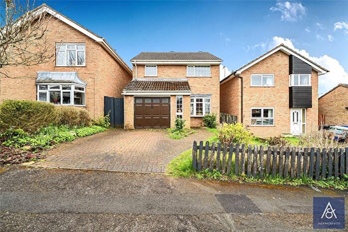 3 Bedroom Detached House For Sale In Cartwright Crescent, Brackley, Northamptonshire, NN13