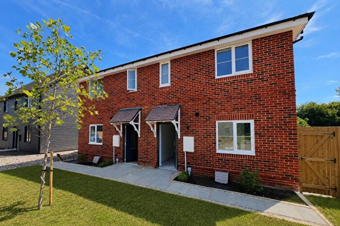 3 Bedroom Property To Rent In Turnpike Close Guildford Road, Runfold, GU10