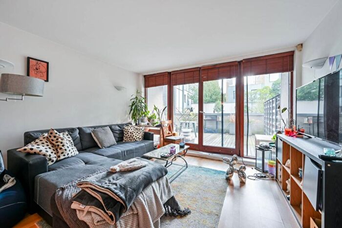 2 Bedroom Flat To Rent In Assam Street, Whitechapel, London, E1