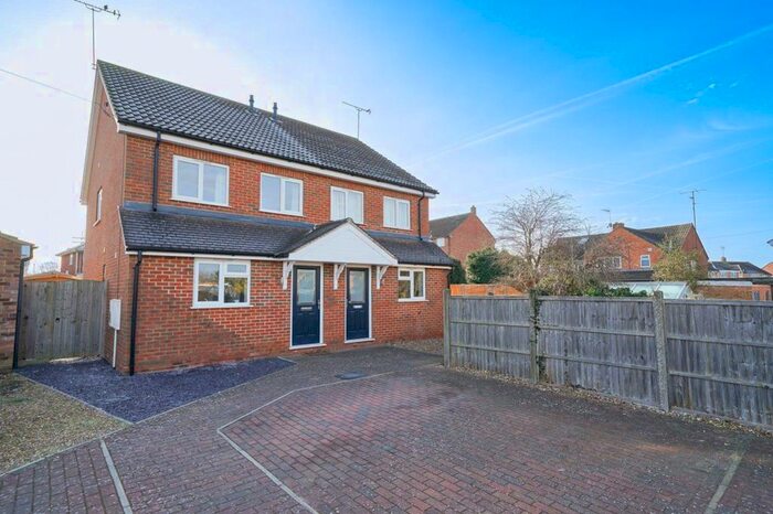 2 Bedroom Property To Rent In Leedon Furlong, Leighton Buzzard, LU7