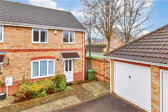 3 Bedroom End Terrace House For Sale In Coltsfoot Drive, Weavering, Maidstone, Kent, ME14