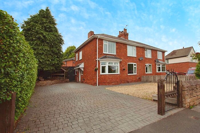 3 Bedroom Semi-Detached House For Sale In Watnall Road, Hucknall, Nottingham, NG15