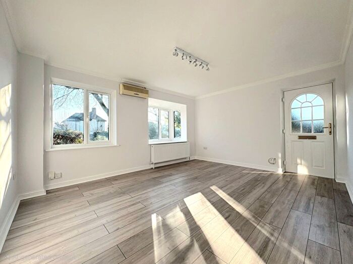 2 Bedroom End Of Terrace House For Sale In The Avenue, Harrow, HA3