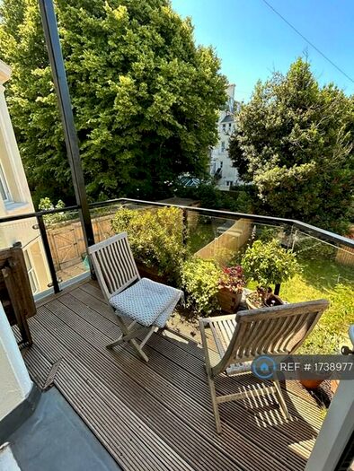 2 Bedroom Flat To Rent In Courtlands Place, Eastbourne, BN21