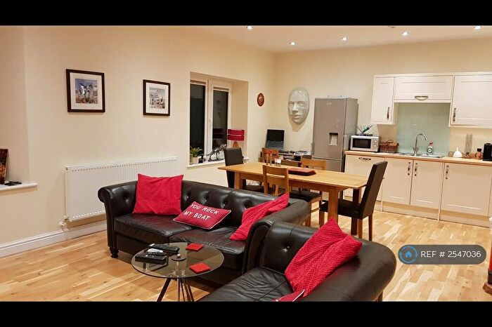 2 Bedroom Flat To Rent In Tremena Road, St. Austell, PL25