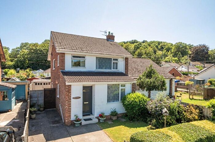 3 Bedroom Link Detached House For Sale In Avalon Estate, Glastonbury, BA6