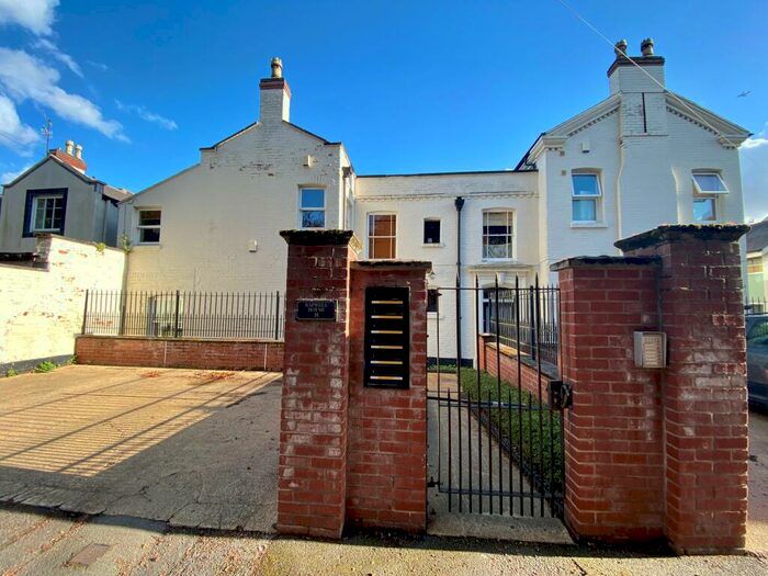 2 Bedroom Flat To Rent In Kapwell House, Sherwood, NG7