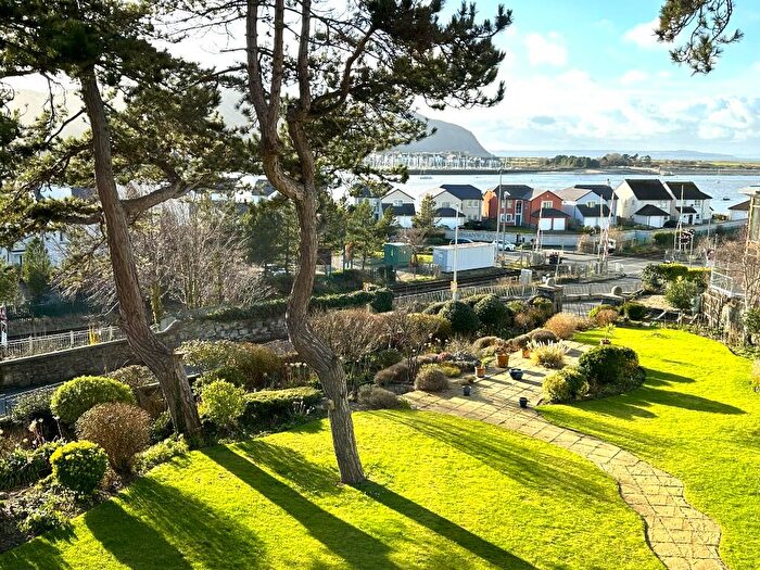 3 Bedroom Apartment For Sale In Ty Mawr Road, Deganwy, Conwy, LL31