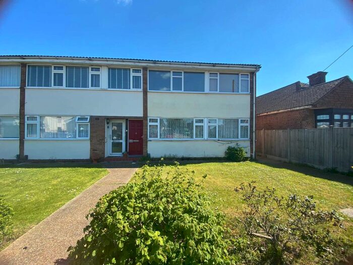 2 Bedroom Flat To Rent In Briscoe Road, Rainham, RM13