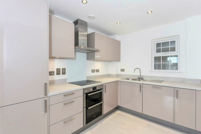 2 Bedroom Apartment To Rent In Saxons Court, Peach Street, Wokingham, Berkshire, RG40