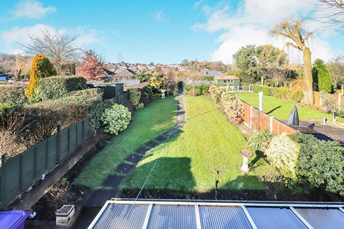 3 Bedroom Semi-Detached House For Sale In Waverley Crescent, Lanesfield, Wolverhampton, WV4