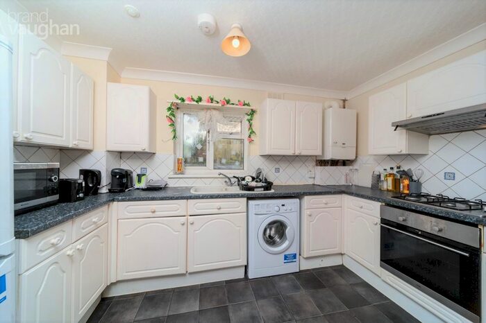 3 Bedroom Flat To Rent In Southmount, Brighton, BN1