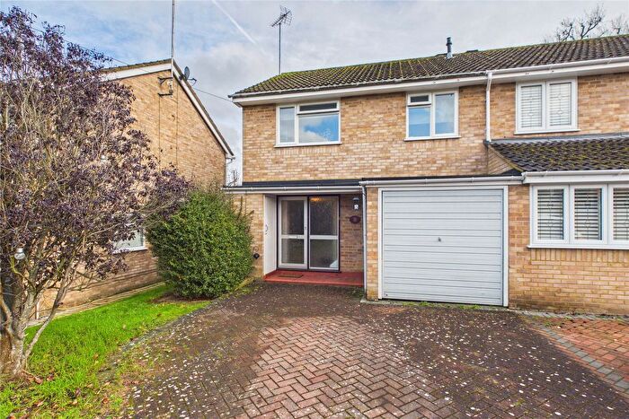 3 Bedroom Semi-detached House For Sale In Ashfield Green, Yateley, Hampshire, GU46