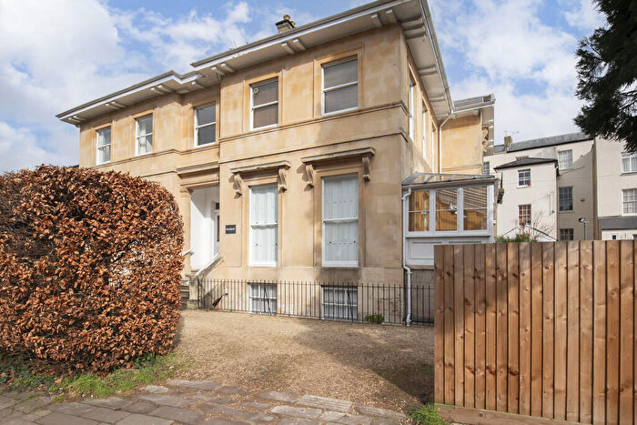 1 Bedroom Apartment To Rent In Lansdown Crescent, Cheltenham, GL50