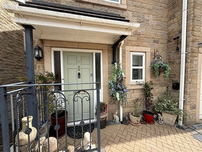 4 Bedroom Detached House For Sale In Shires View, Mossley, OL5