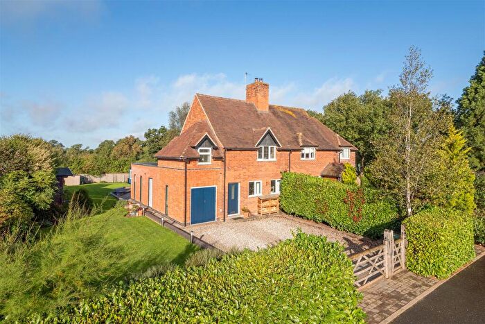 3 Bedroom Semi-Detached House For Sale In Salters Lane, Wootton Wawen, Henley-In-Arden, B95