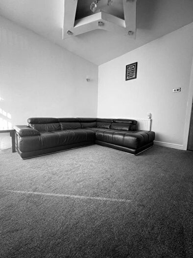 4 Bedroom Detached House To Rent In Luxor View, Roundhay, West Yorkshire, LS8