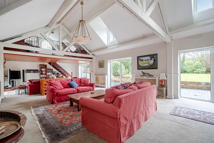 4 Bedroom Detached House For Sale In Burgh Heath Road, Epsom, KT17