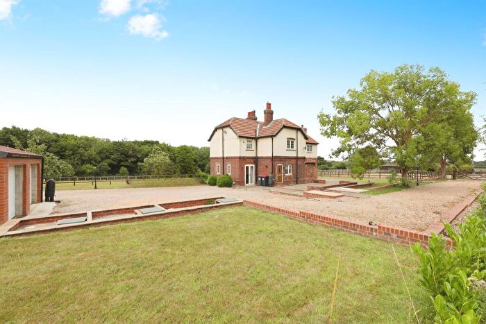 4 Bedroom Character Property For Sale In Lamb Lane, Firbeck, Worksop, S81