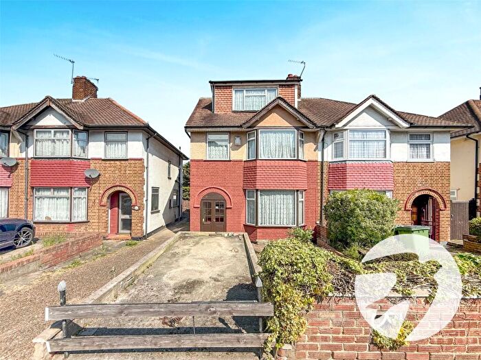5 Bedroom Semi Detached House For Sale In Rochester Way, London, SE9