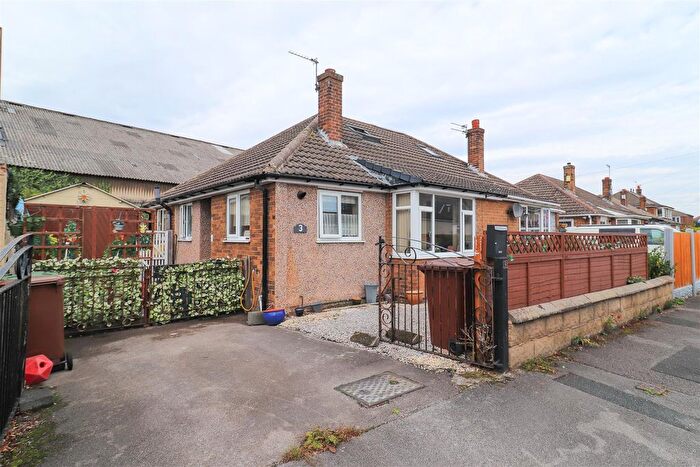 2 Bedroom Semi-Detached House For Sale In Holmfield Grove, Wakefield, WF2