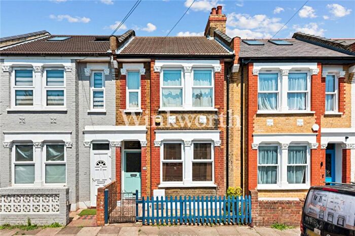 3 Bedroom Terraced House For Sale In Belton Road, London, N17