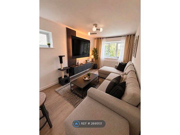 1 Bedroom Flat To Rent In Barnt Green, Birmingham, B45