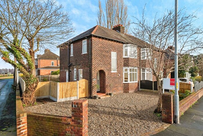 3 Bedroom Semi Detached House For Sale In Warrington Road, Penketh, Warrington, Cheshire, WA5