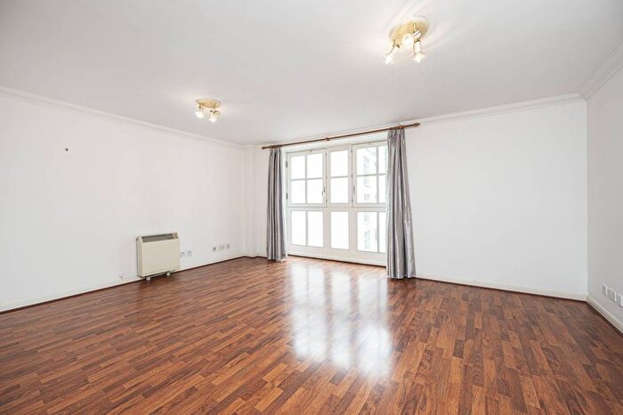 2 Bedroom Flat To Rent In Jamestown Road, Camden Town, London, NW1