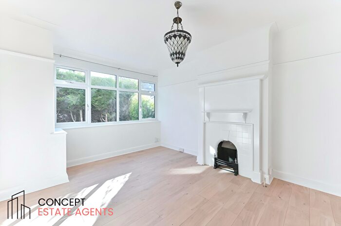 3 Bedroom Terraced House To Rent In Pleydell Avenue, London, SE19