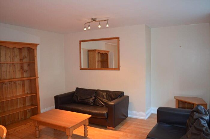 6 Bedroom Apartment To Rent In North Terrace, Newcastle Upon Tyne, NE2