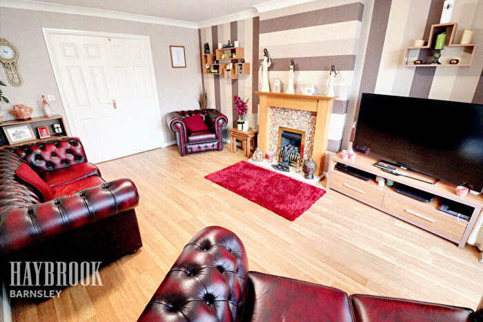 4 Bedroom Detached House For Sale In Hall Cross Avenue, Wombwell, S73