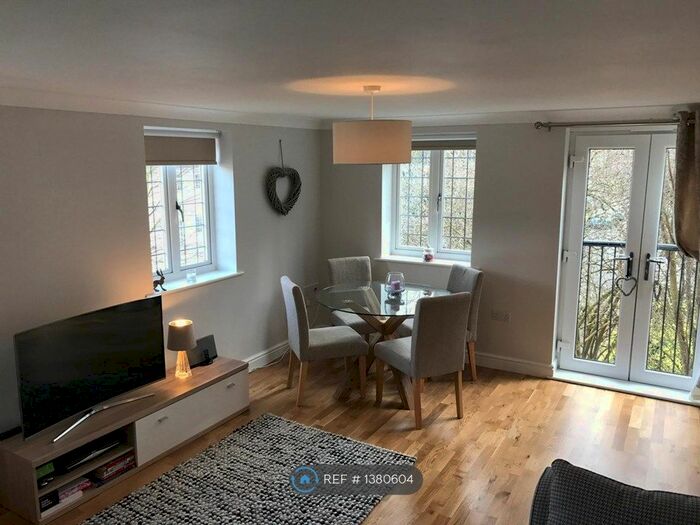 1 Bedroom Flat To Rent In Micklethwaite Grove, Wetherby, LS22